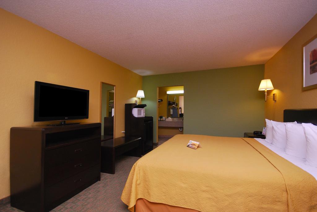 Quality Inn & Suites Orlando Airport Εξωτερικό φωτογραφία